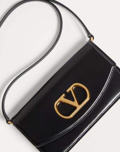 Valentino Garavani - Valentino Garavani Vain Clutch Bag In Shiny Calfskin - Black - Woman - Shoulder Bags